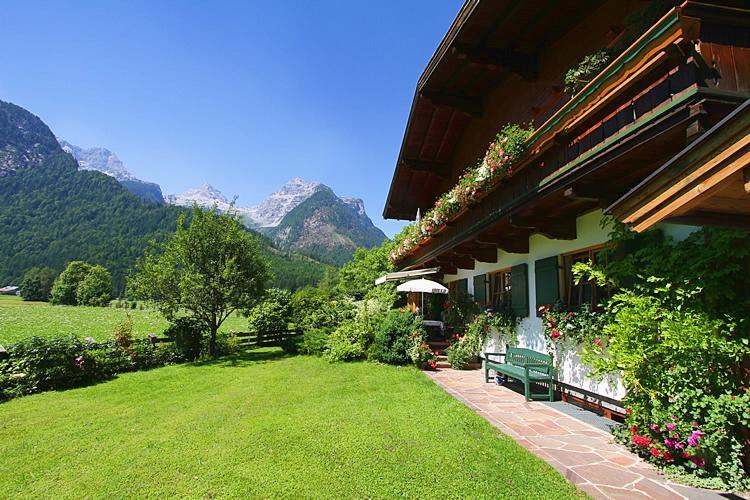 Haus Hohenwarter Hotell Lofer Exteriör bild