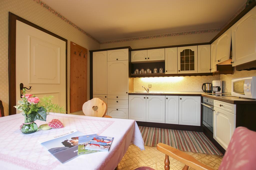 Haus Hohenwarter Hotell Lofer Exteriör bild