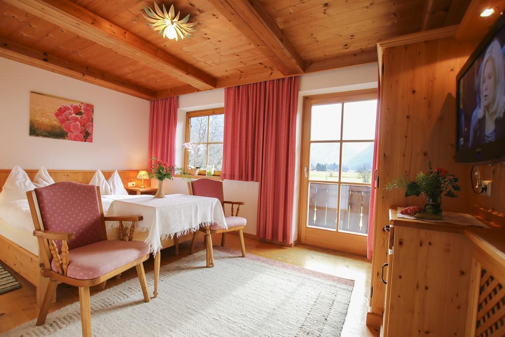 Haus Hohenwarter Hotell Lofer Exteriör bild